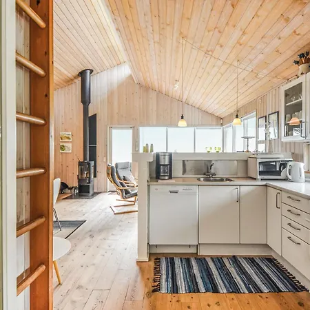 Дом отдыха Gorgeous In With Kitchen